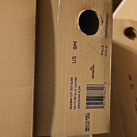 Deanna Cutout Leather Slide Sandal Gold with box - Picture 8 of 8